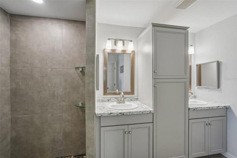 Villa ou maison à vendre à Cape Coral, Floride: 4 chambres, 159.05 m2 № 2120355 - photo 18