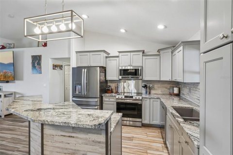 Villa ou maison à vendre à Cape Coral, Floride: 4 chambres, 159.05 m2 № 2120355 - photo 12