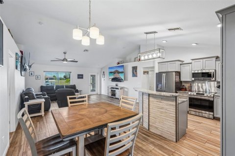 Villa ou maison à vendre à Cape Coral, Floride: 4 chambres, 159.05 m2 № 2120355 - photo 14