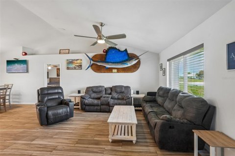 Villa ou maison à vendre à Cape Coral, Floride: 4 chambres, 159.05 m2 № 2120355 - photo 7