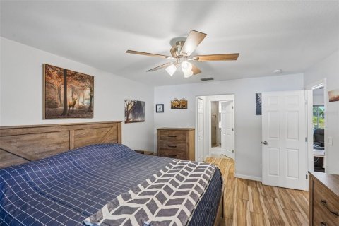 Villa ou maison à vendre à Cape Coral, Floride: 4 chambres, 159.05 m2 № 2120355 - photo 17