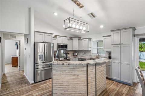 Villa ou maison à vendre à Cape Coral, Floride: 4 chambres, 159.05 m2 № 2120355 - photo 11