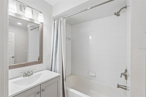 Villa ou maison à vendre à Cape Coral, Floride: 4 chambres, 159.05 m2 № 2120355 - photo 28