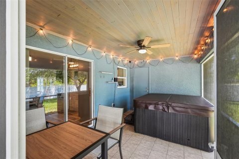 Villa ou maison à vendre à Cape Coral, Floride: 4 chambres, 159.05 m2 № 2120355 - photo 30