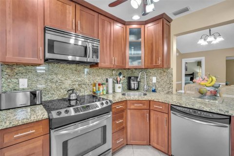Casa en venta en Deerfield Beach, Florida, 2 dormitorios, 137.31 m2 № 1939828 - foto 16