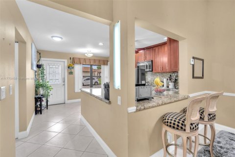 Casa en venta en Deerfield Beach, Florida, 2 dormitorios, 137.31 m2 № 1939828 - foto 11