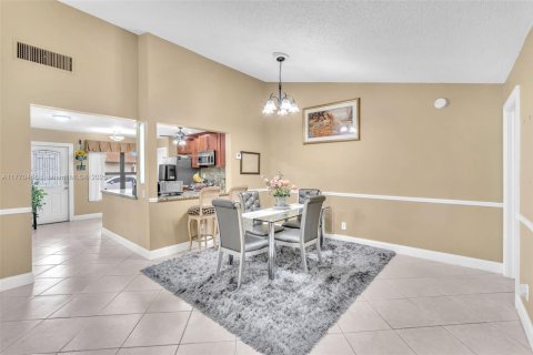 Casa en venta en Deerfield Beach, Florida, 2 dormitorios, 137.31 m2 № 1939828 - foto 9