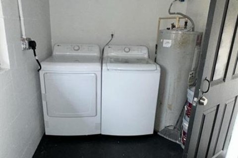 House in Wildwood, Florida 3 bedrooms, 88.26 sq.m. № 2096524 - photo 14