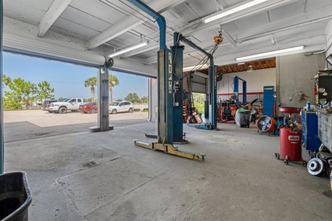 Commercial property in Port Charlotte, Florida № 1808244 - photo 5