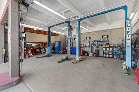 Commercial property in Port Charlotte, Florida № 1808244 - photo 6