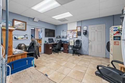 Commercial property in Port Charlotte, Florida № 1808244 - photo 14