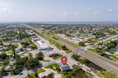 Commercial property in Port Charlotte, Florida № 1808244 - photo 17