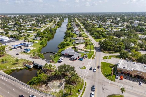 Commercial property in Port Charlotte, Florida № 1808244 - photo 23