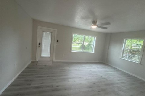 Снять в аренду виллу или дом в Лейк-Уэльс, Флорида 3 спальни, 107.02м2, № 1793521 - фото 8