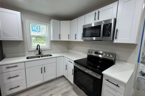 Снять в аренду виллу или дом в Лейк-Уэльс, Флорида 3 спальни, 107.02м2, № 1793521 - фото 7