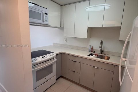 Touwnhouse à louer à Miami, Floride: 2 chambres, 86.96 m2 № 1987813 - photo 24