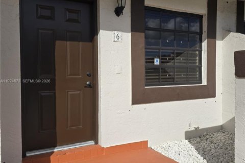 Touwnhouse à louer à Miami, Floride: 2 chambres, 86.96 m2 № 1987813 - photo 30