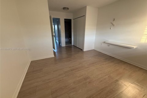 Touwnhouse à louer à Miami, Floride: 2 chambres, 86.96 m2 № 1987813 - photo 21