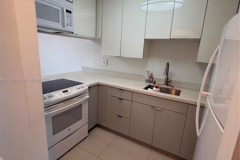 Touwnhouse à louer à Miami, Floride: 2 chambres, 86.96 m2 № 1987813 - photo 23