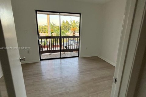 Touwnhouse à louer à Miami, Floride: 2 chambres, 86.96 m2 № 1987813 - photo 20