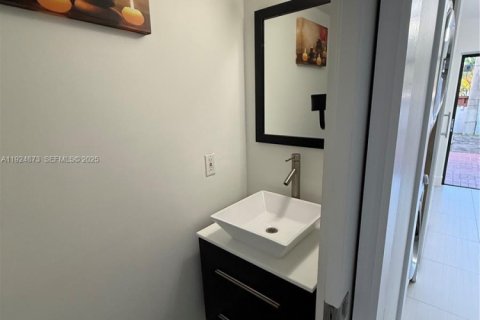 Touwnhouse à louer à Miami, Floride: 2 chambres, 86.96 m2 № 1987813 - photo 22