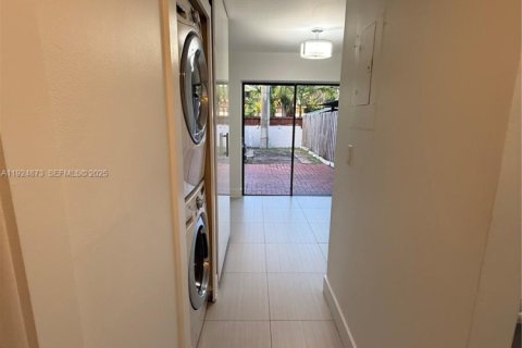 Touwnhouse à louer à Miami, Floride: 2 chambres, 86.96 m2 № 1987813 - photo 25