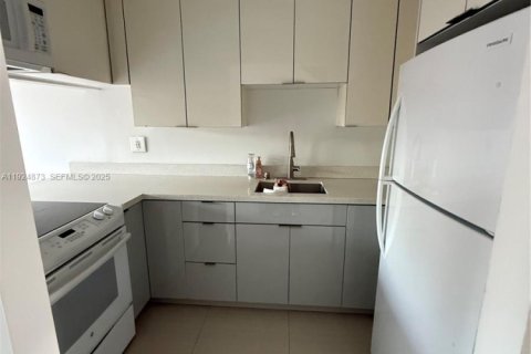 Touwnhouse à louer à Miami, Floride: 2 chambres, 86.96 m2 № 1987813 - photo 15