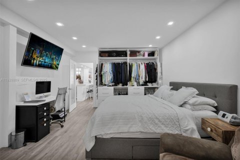 Propiedad comercial en venta en Miami, Florida, 225.57 m2 № 2039890 - foto 19