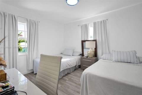 Propiedad comercial en venta en Miami, Florida, 225.57 m2 № 2039890 - foto 27