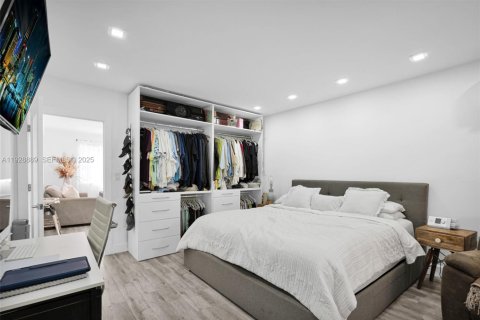 Propiedad comercial en venta en Miami, Florida, 225.57 m2 № 2039890 - foto 18