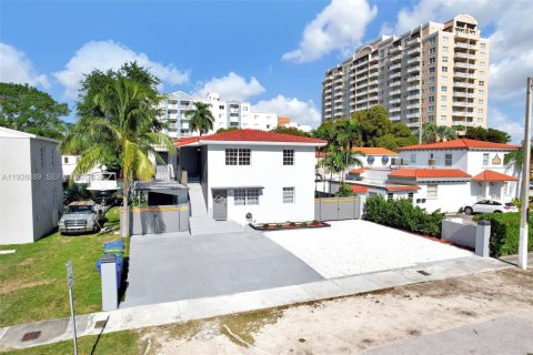 Propiedad comercial en venta en Miami, Florida, 225.57 m2 № 2039890 - foto 11