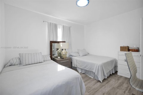 Propiedad comercial en venta en Miami, Florida, 225.57 m2 № 2039890 - foto 29