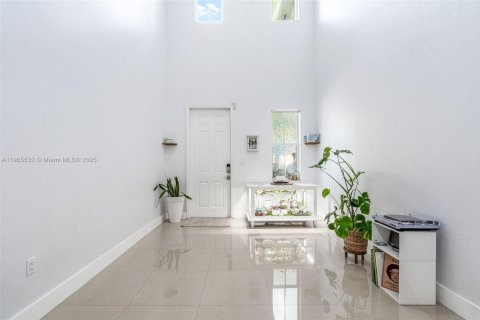 Adosado en venta en Doral, Florida, 3 dormitorios, 186.55 m2 № 2013192 - foto 7