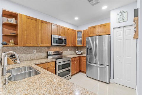 Adosado en venta en Doral, Florida, 3 dormitorios, 186.55 m2 № 2013192 - foto 14
