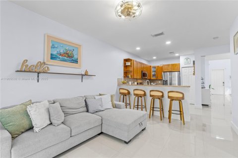 Adosado en venta en Doral, Florida, 3 dormitorios, 186.55 m2 № 2013192 - foto 15