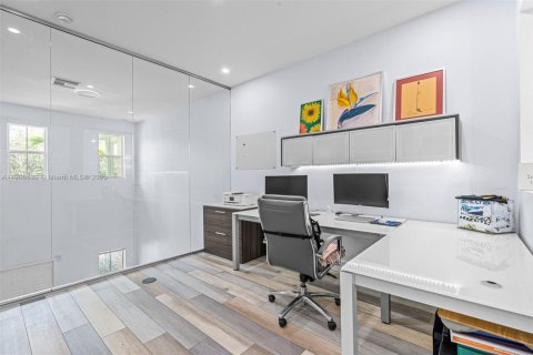 Adosado en venta en Doral, Florida, 3 dormitorios, 186.55 m2 № 2013192 - foto 21
