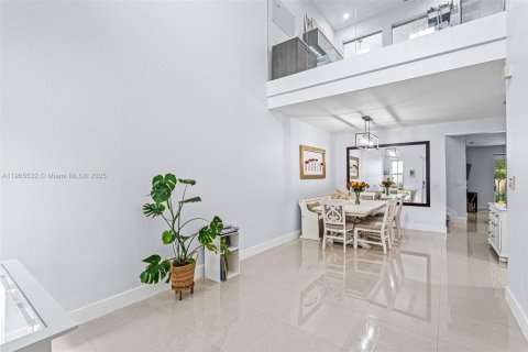 Adosado en venta en Doral, Florida, 3 dormitorios, 186.55 m2 № 2013192 - foto 4