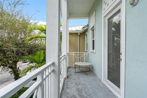 Adosado en venta en Doral, Florida, 3 dormitorios, 186.55 m2 № 2013192 - foto 24