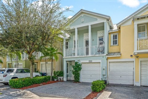 Adosado en venta en Doral, Florida, 3 dormitorios, 186.55 m2 № 2013192 - foto 3