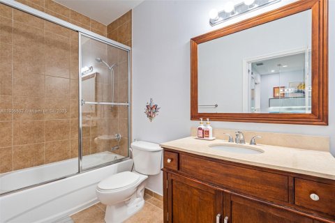 Adosado en venta en Doral, Florida, 3 dormitorios, 186.55 m2 № 2013192 - foto 22