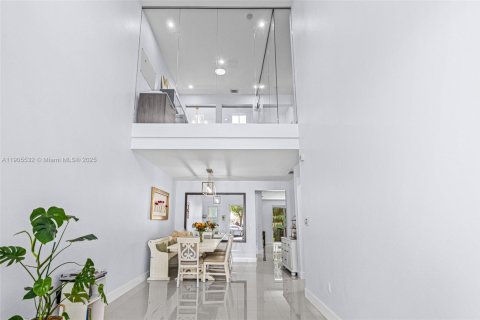Adosado en venta en Doral, Florida, 3 dormitorios, 186.55 m2 № 2013192 - foto 6