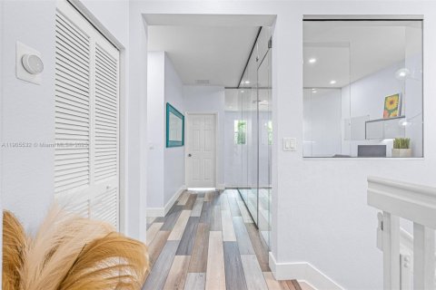 Adosado en venta en Doral, Florida, 3 dormitorios, 186.55 m2 № 2013192 - foto 18