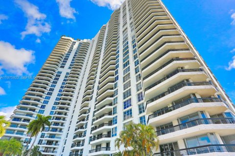 Condo in Aventura, Florida, 2 bedrooms  № 2040126