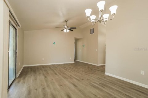 Villa ou maison à louer à Kissimmee, Floride: 3 chambres, 144.37 m2 № 2113334 - photo 6