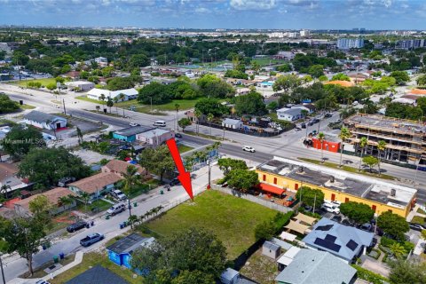 Propiedad comercial en venta en Miami, Florida № 1936179 - foto 14
