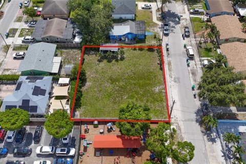 Commercial property in Miami, Florida № 1936179 - photo 10