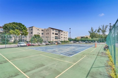 Condominio en venta en Lauderdale Lakes, Florida, 2 dormitorios, 93.83 m2 № 1929611 - foto 23