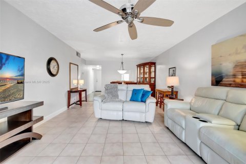 Condominio en venta en Lauderdale Lakes, Florida, 2 dormitorios, 93.83 m2 № 1929611 - foto 7