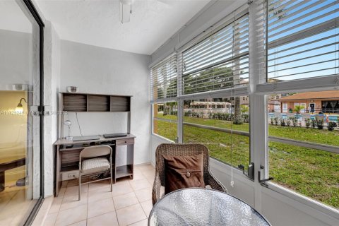 Condominio en venta en Lauderdale Lakes, Florida, 2 dormitorios, 93.83 m2 № 1929611 - foto 5