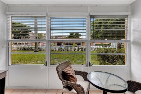 Condominio en venta en Lauderdale Lakes, Florida, 2 dormitorios, 93.83 m2 № 1929611 - foto 4